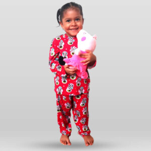 Pijama infantil con estampados divertidos